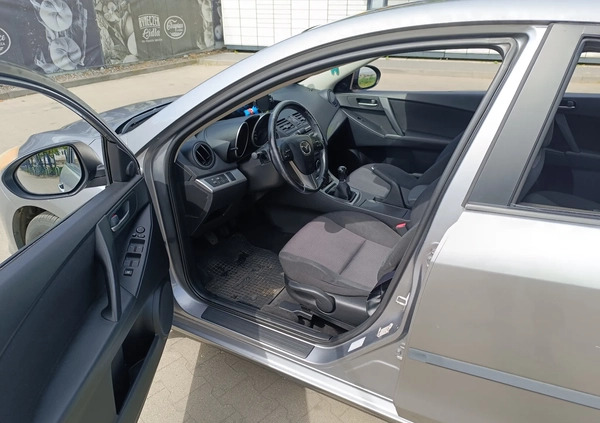 Mazda 3 cena 17400 przebieg: 174000, rok produkcji 2009 z Szczecin małe 37